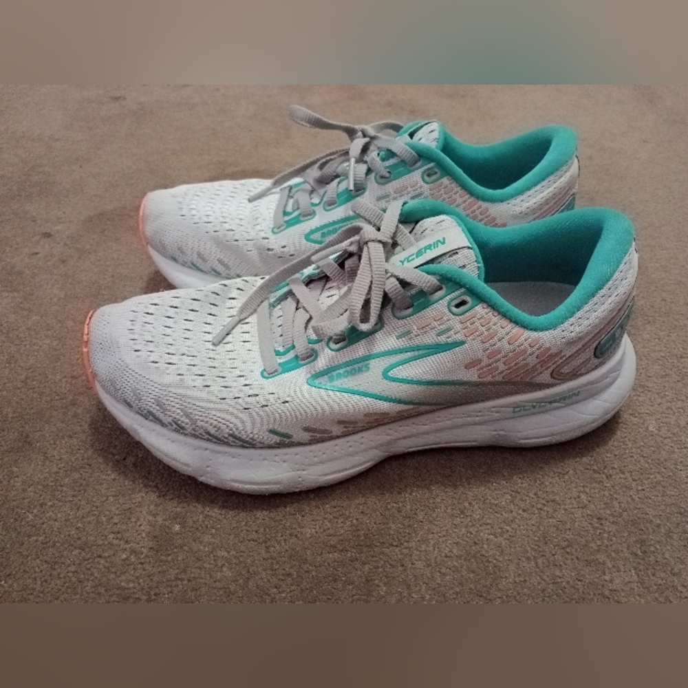 Brooks Glycerin 20 Gray Green Running Womens Size 9